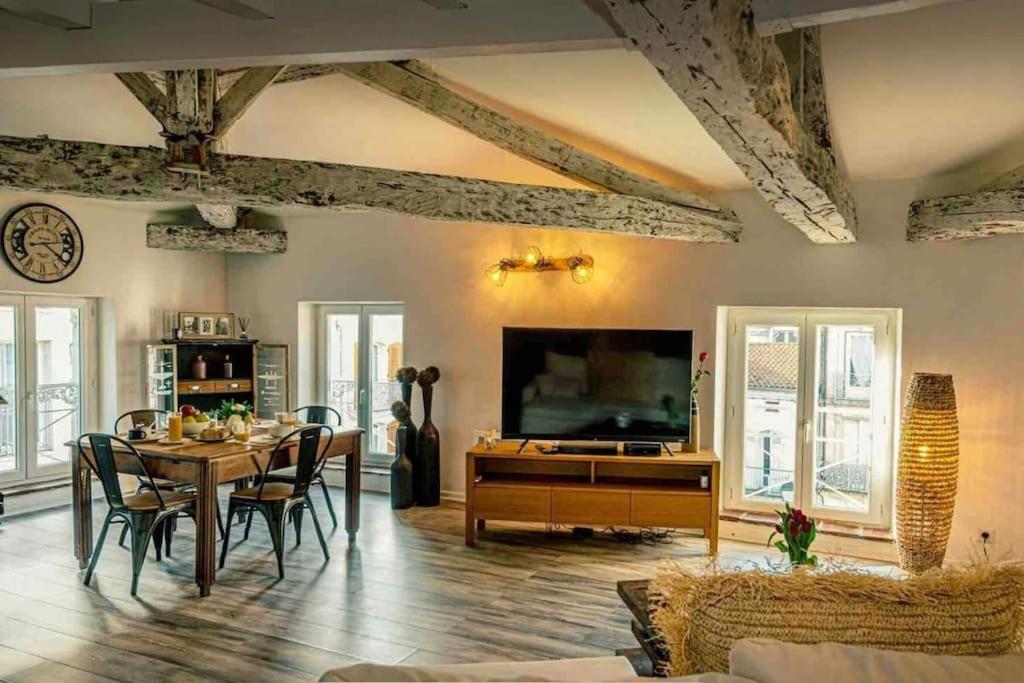 Appartement Cocooning, Climatise, Au Coeur D'アジャン エクステリア 写真